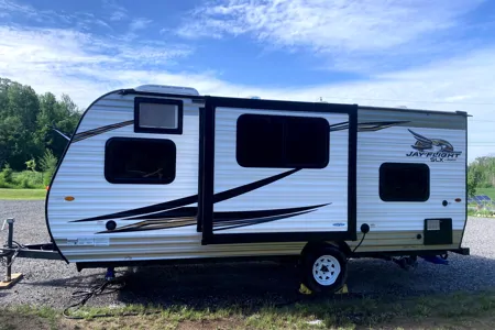 Easy Escape – Lightweight Family Trailer | Less Hassle, More Weekend