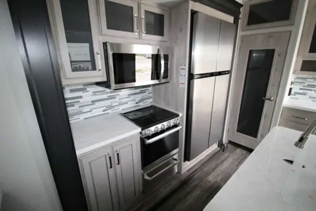 Kevin's Keystone Avalanche Fifth Wheel