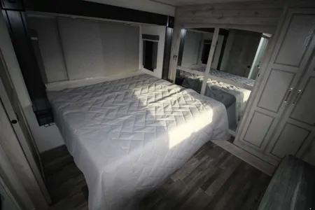 Kevin's Keystone Avalanche Fifth Wheel