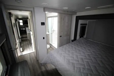 Kevin's Keystone Avalanche Fifth Wheel