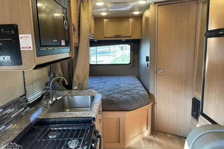 Great Deal Thor Motor Coach Four Winds 23U Class C (Temecula Area)
