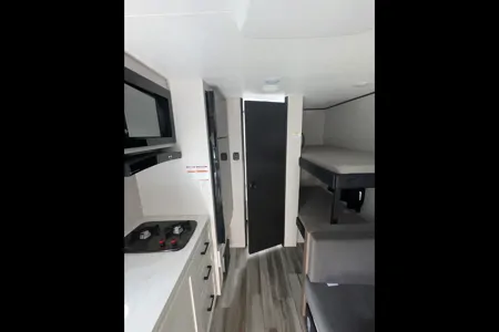 Sunny Daze Jayco Jayflight SLX 175BH Travel Trailer