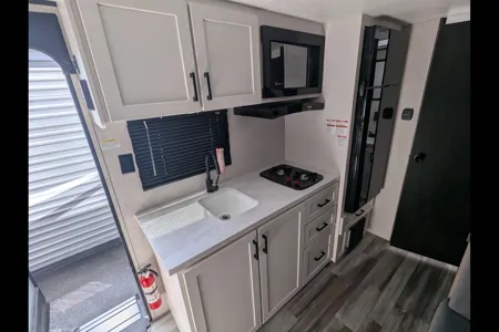 Sunny Daze Jayco Jayflight SLX 175BH Travel Trailer