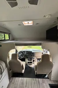 Viola's Thor Motor Coach Four Winds 25V Class C