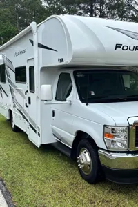 Viola's Thor Motor Coach Four Winds 25V Class C