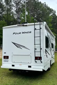 Viola's Thor Motor Coach Four Winds 25V Class C