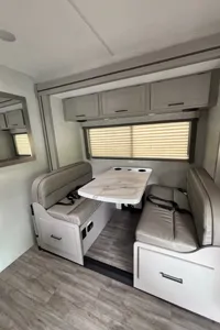 Viola's Thor Motor Coach Four Winds 25V Class C