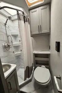 Viola's Thor Motor Coach Four Winds 25V Class C