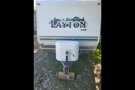 Robert's Layton  19 lt Travel Trailer