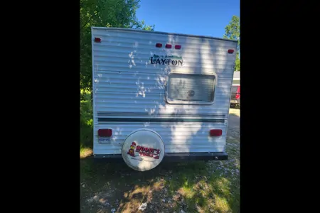 Robert's Layton  19 lt Travel Trailer