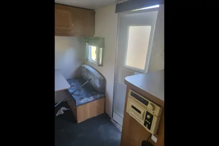 Robert's Layton  19 lt Travel Trailer