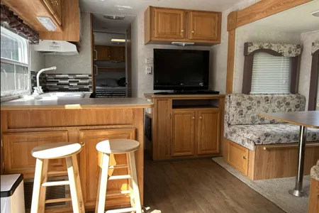 RV Cottage near a beautiful creek!