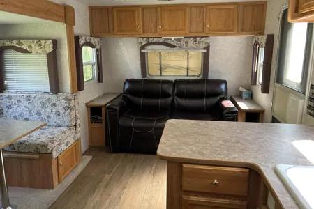 RV Cottage near a beautiful creek!