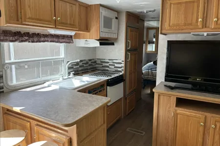 RV Cottage near a beautiful creek!