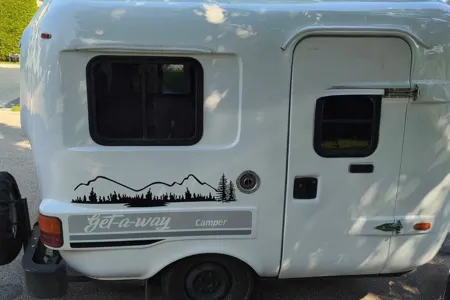 Yvan Uhaul 13 pieds Mini-roulotte