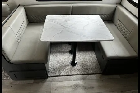 Family Friendly with a Master Bathroom 34'Trailer