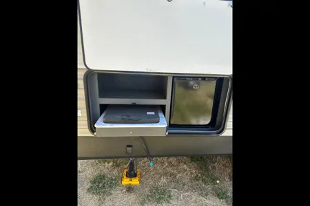 Family Friendly with a Master Bathroom 34'Trailer