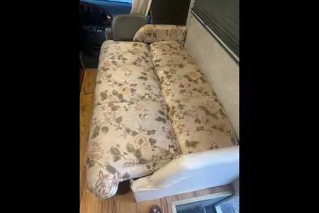 Aziz's Diesel Motorhome