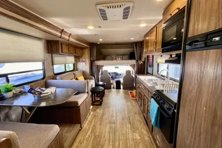 Moose, Ford Jayco Envoy Class C