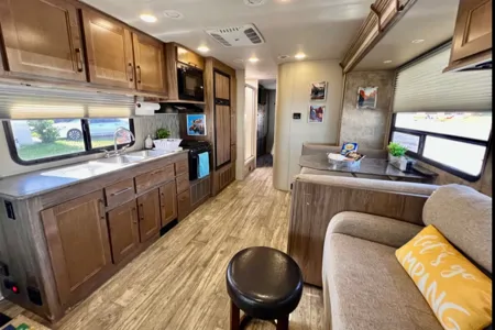 Moose, Ford Jayco Envoy Class C