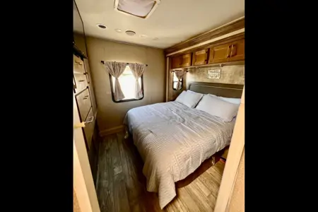 Moose, Ford Jayco Envoy Class C