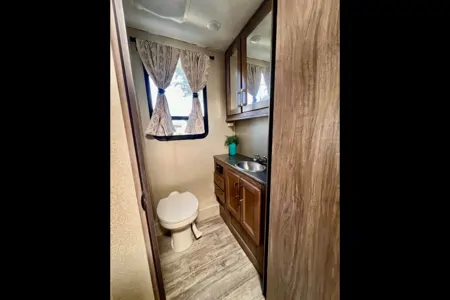 Moose, Ford Jayco Envoy Class C