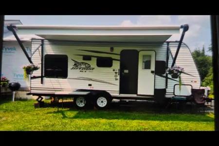 Jessica's Jayco Jayflight SLX Travel Trailer