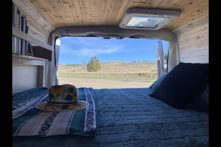 Sam’s Chateau Campervan