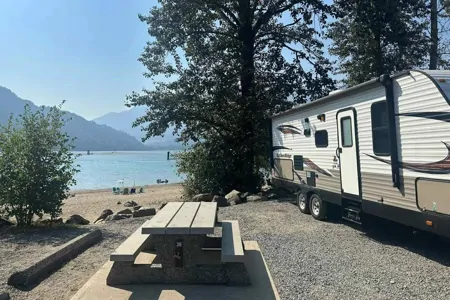 Easy to Tow Double Bunk 28 feet Travel Trailer with Slideout