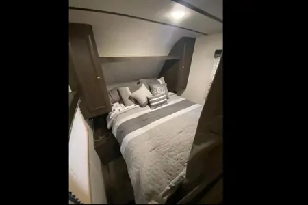 Easy to Tow Double Bunk 28 feet Travel Trailer with Slideout