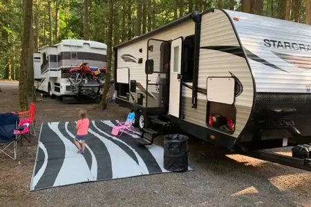 Easy to Tow Double Bunk 28 feet Travel Trailer with Slideout