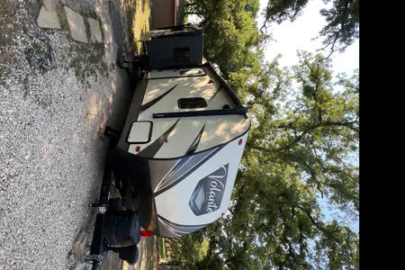 Crossroads Volante db33 Travel Trailer