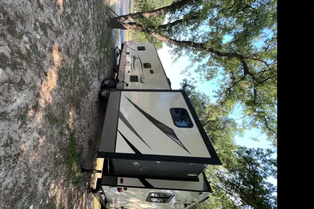 Crossroads Volante db33 Travel Trailer