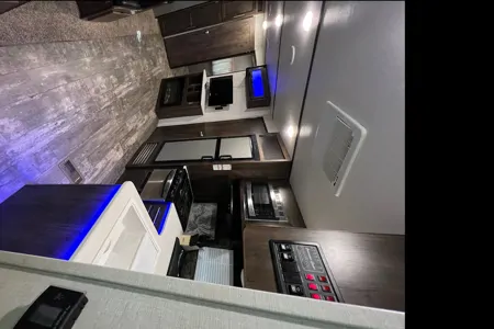 Crossroads Volante db33 Travel Trailer