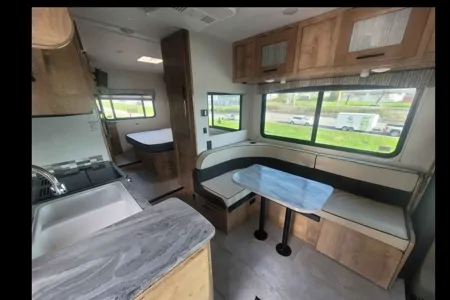 Coachmen Leprechaun Classe C