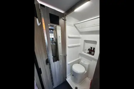 Kings Adventure pop top van