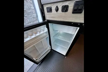 Kings Adventure pop top van