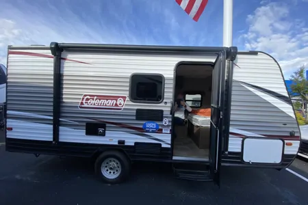 Ron’s  Coleman Lantern lt 17 B Travel Trailer