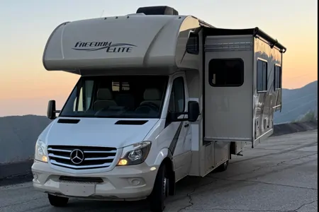 Mercedes-Benz Thor Freedom Elite Class C
