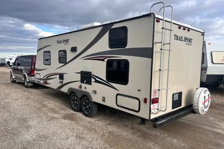 Karolina's 6 bed R-Vision Travel Trailer