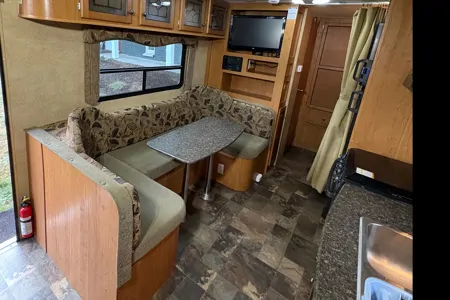 Karolina's 6 bed R-Vision Travel Trailer