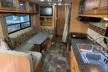 Karolina's 6 bed R-Vision Travel Trailer