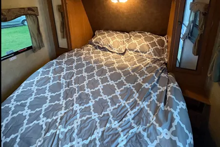 Karolina's 6 bed R-Vision Travel Trailer