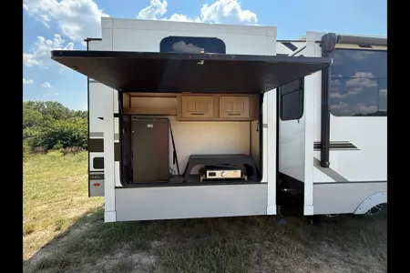 DURANGO 2 Bedrooms & 2 FULL Bath Bunkhouse w/ Outdoor Kitchen!!
