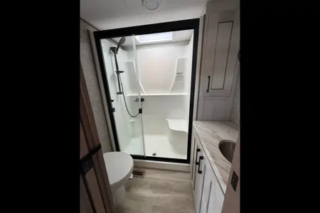 DURANGO 2 Bedrooms & 2 FULL Bath Bunkhouse w/ Outdoor Kitchen!!