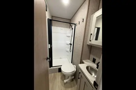 DURANGO 2 Bedrooms & 2 FULL Bath Bunkhouse w/ Outdoor Kitchen!!