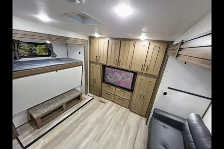 DURANGO 2 Bedrooms & 2 FULL Bath Bunkhouse w/ Outdoor Kitchen!!