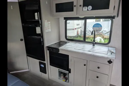DMT Coachmen Apex Nano