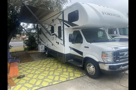 Alain 's Forest River 2501ts Class C
