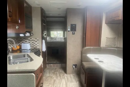 Alain 's Forest River 2501ts Class C